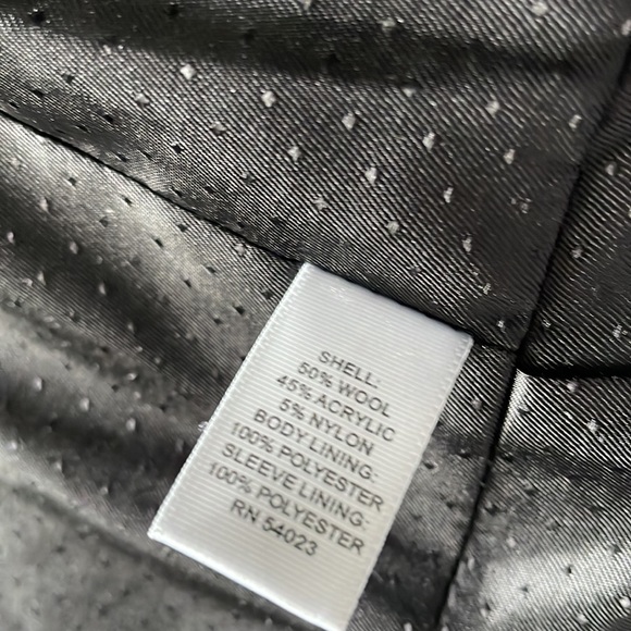 Beautiful Banana Republic black wool winter coat. Size small only worn twice. - Picture 7 of 8